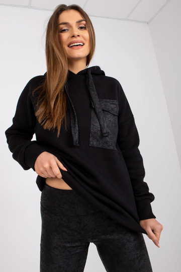 Juodas dviejų dalių...