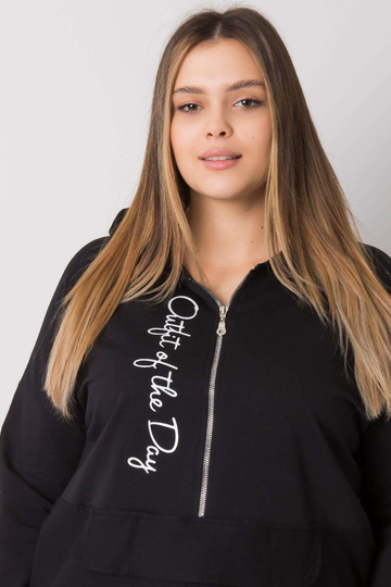 Juoda paprasta plius dydžio...