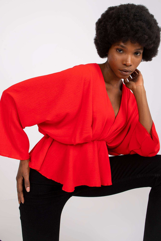 Raquela raudona palaidinė V formos... Raquela raudona palaidinė V formos...