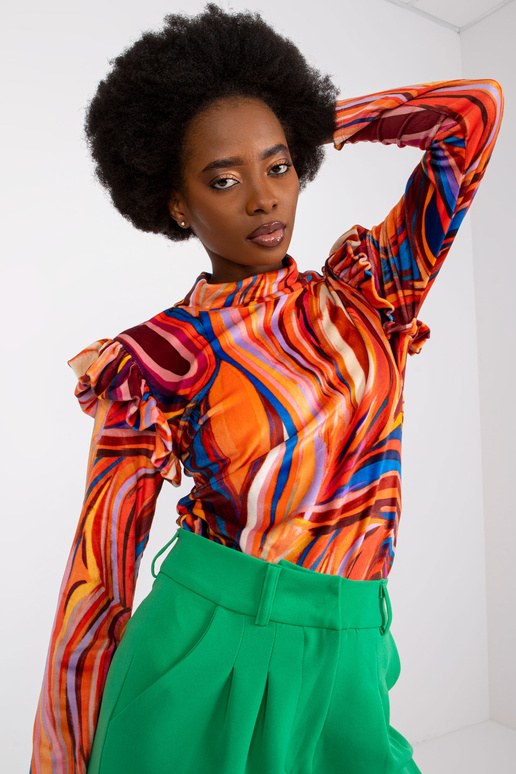 Oranžinė veliūrinė palaidinė su... Oranžinė veliūrinė palaidinė su...