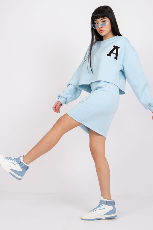 Šviesiai mėlynos spalvos megztinių...