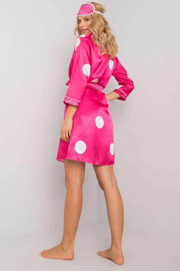 Rožinė pižama dietinėje...