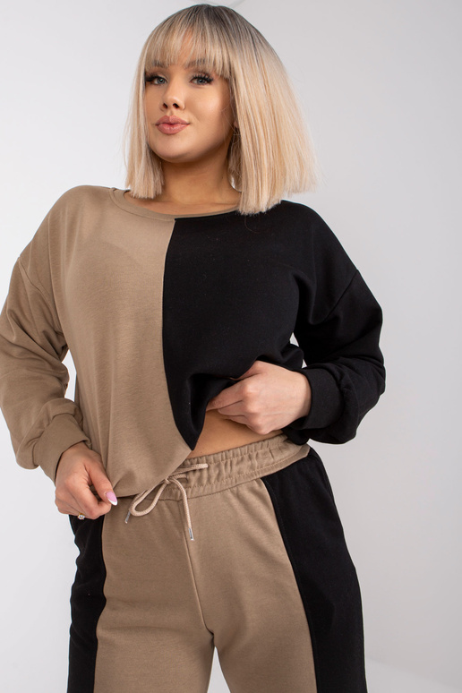 Tamsiai smėlio ir juodos spalvos...