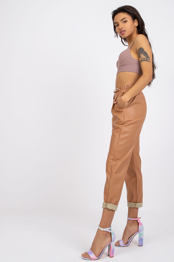 Moteriškos kupranugarinės... 2