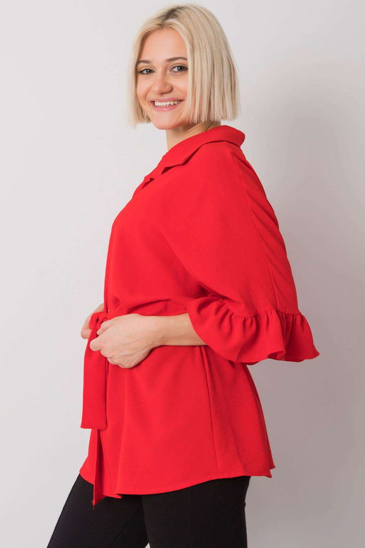 Raudona palaidinė su įrišimu Marcia... Raudona palaidinė su įrišimu Marcia...