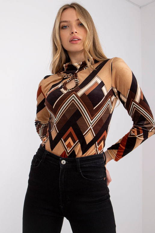 Rudos-smėlio spalvos veliūrinė... Rudos-smėlio spalvos veliūrinė...