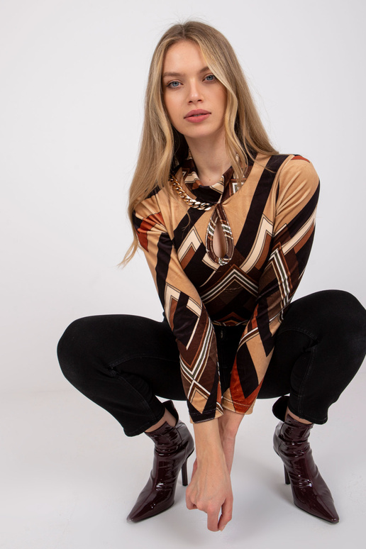 Rudos-smėlio spalvos veliūrinė... Rudos-smėlio spalvos veliūrinė...