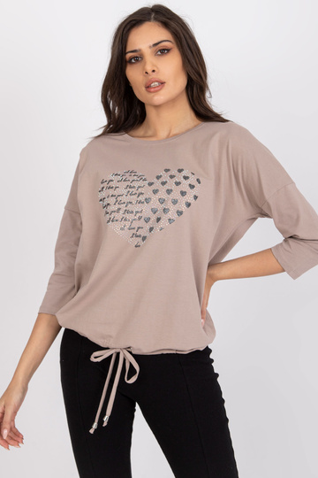 Tamsiai smėlio spalvos...