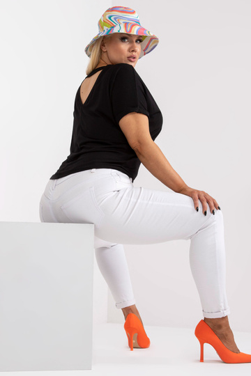 Juoda plius dydžio...