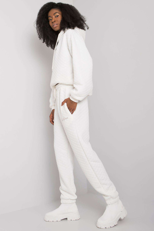 Ecru sportinės kelnės su skiautine...