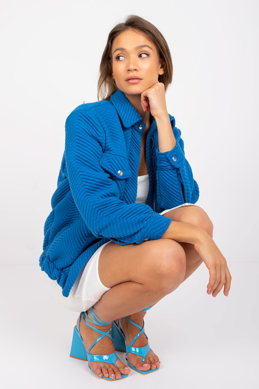 Tamsiai mėlyna moteriška striukė su... Tamsiai mėlyna moteriška striukė su...