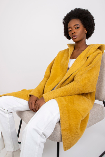 Carolyn geltonas alpakų...