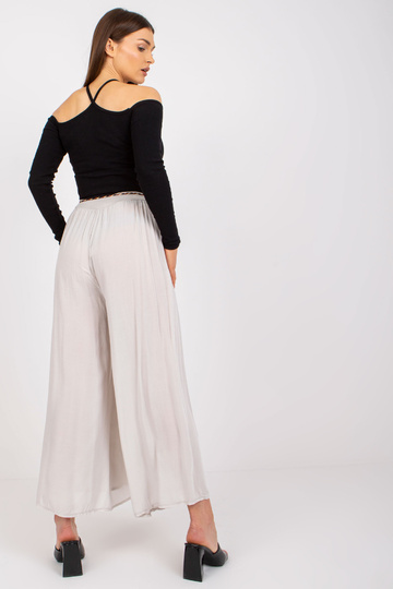 Šviesiai smėlio spalvos... 2