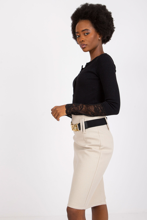 Juoda palaidinė su raišteliu su... Juoda palaidinė su raišteliu su...