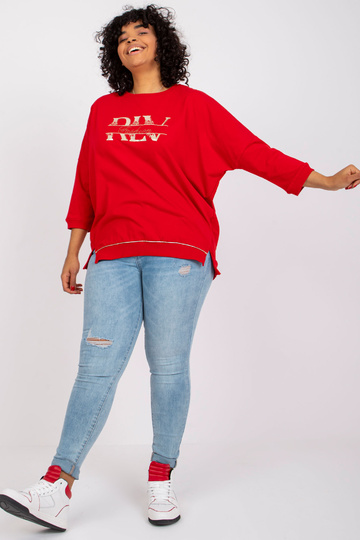 Raudona plius dydžio...