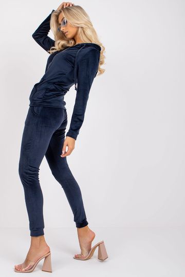 Tamsiai mėlynas veliūrinis...