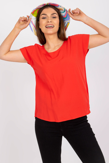 Raudona kasdienė palaidinė...