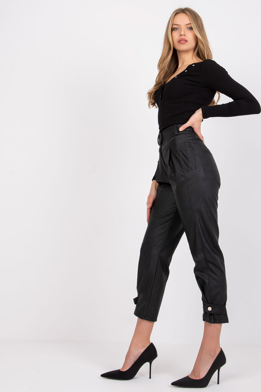 Juodos Virdžinijos odinės kelnės