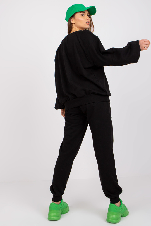 Juodas medvilninis megztinių...