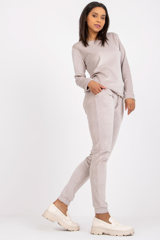 Šviesiai pilkos spalvos veliūrinis...