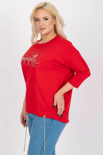 Raudona plius dydžio...