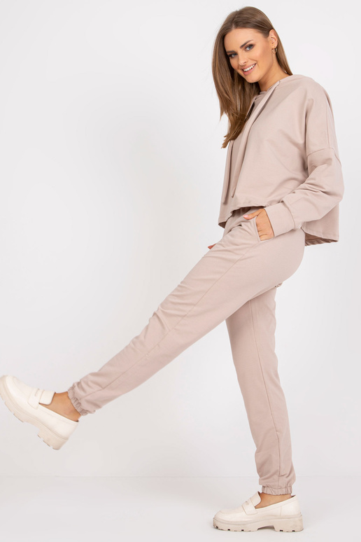 Smėlio spalvos dviejų dalių sportinio... Smėlio spalvos dviejų dalių sportinio...