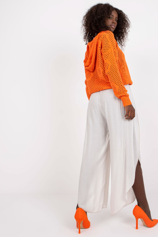 Smėlio spalvos erdvios plačios kelnės...