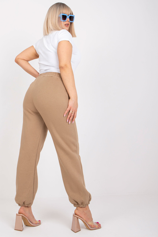 Tamsiai smėlio spalvos sportinės... Tamsiai smėlio spalvos sportinės...