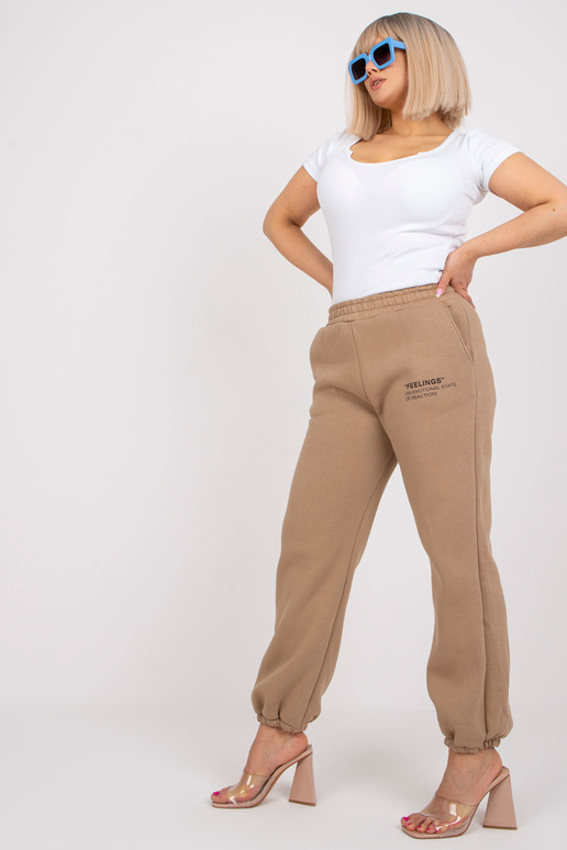 Tamsiai smėlio spalvos sportinės... Tamsiai smėlio spalvos sportinės...