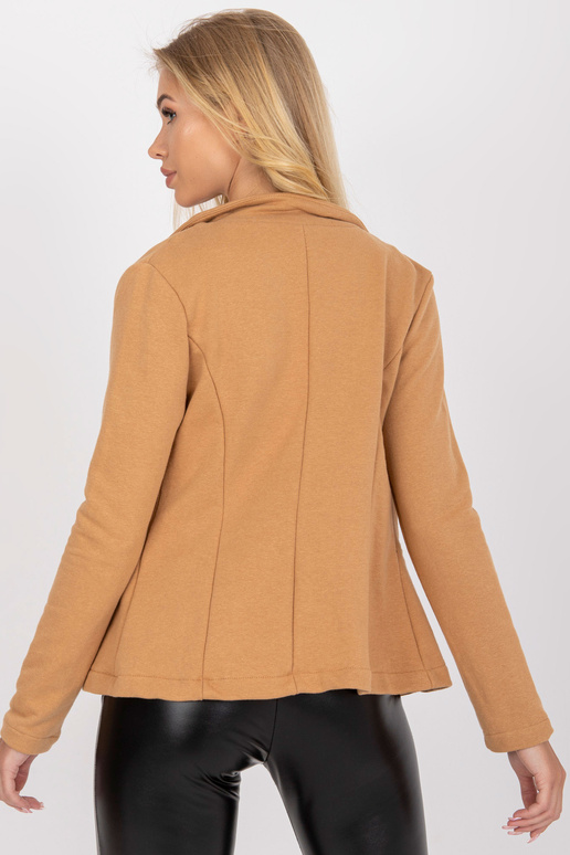 Striukė su kupranugariais ilgomis... Striukė su kupranugariais ilgomis...