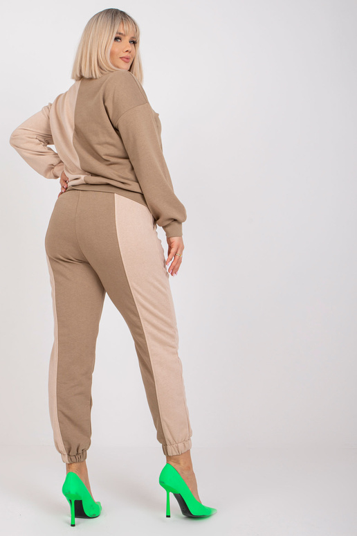 Smėlio spalvos plius dydžio sportinio...