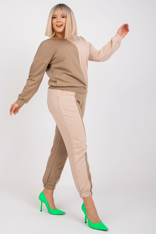 Smėlio spalvos plius dydžio sportinio...