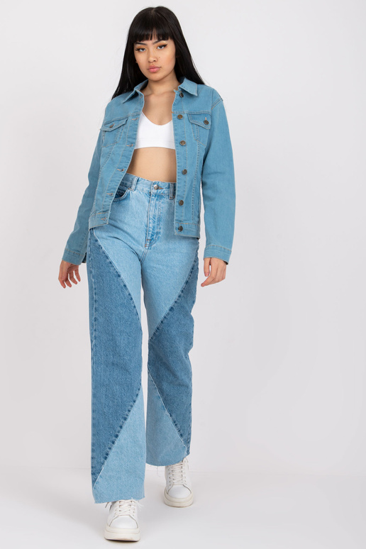 Šviesiai mėlyna klasikinė džinsinė... Šviesiai mėlyna klasikinė džinsinė...