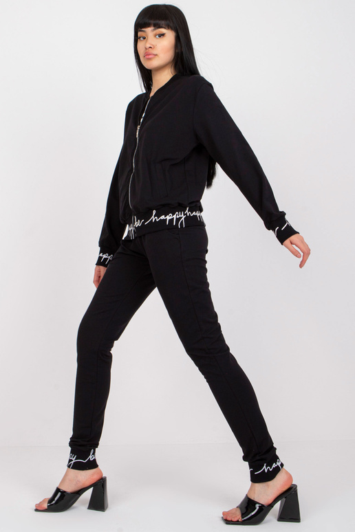 Juodas laisvalaikio komplektas su... Juodas laisvalaikio komplektas su...