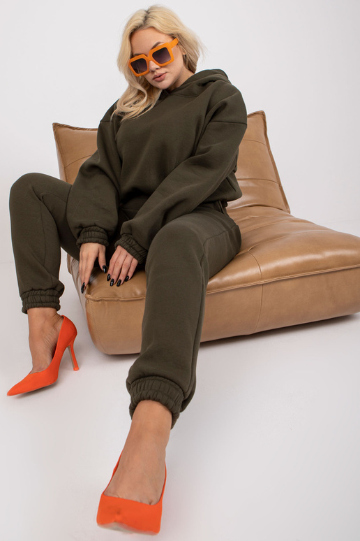 Khaki spalvos megztinių plius dydžio... Khaki spalvos megztinių plius dydžio...