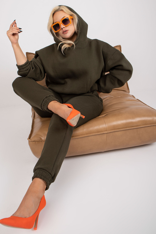 Khaki spalvos megztinių plius dydžio... Khaki spalvos megztinių plius dydžio...