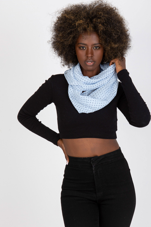 Mėlynas šviesus kaminas su viskoze