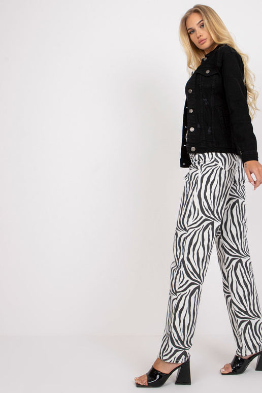 Moteriška juoda džinsinė striukė...