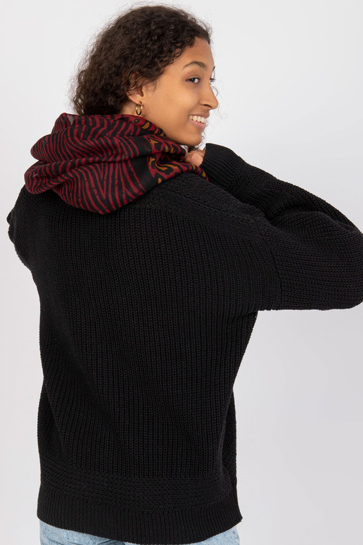 Juodos ir bordo spalvos kaminas...