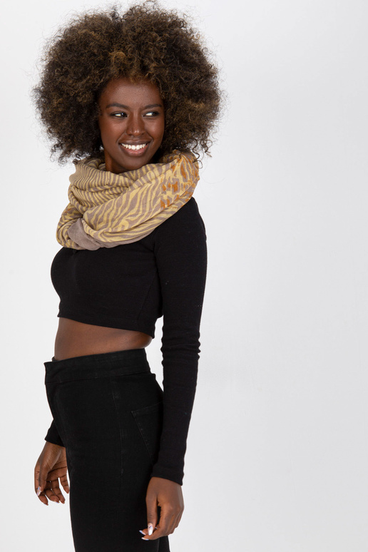 Tamsiai smėlio spalvos geltonas...