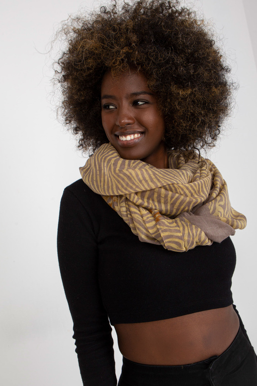 Tamsiai smėlio spalvos geltonas...