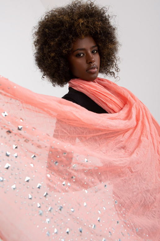 Persikų stropas su dekoratyvine...