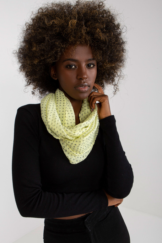 Geltonas šviesus kaminas su spauda