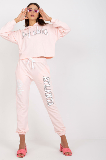 Šviesiai rožinės spalvos...