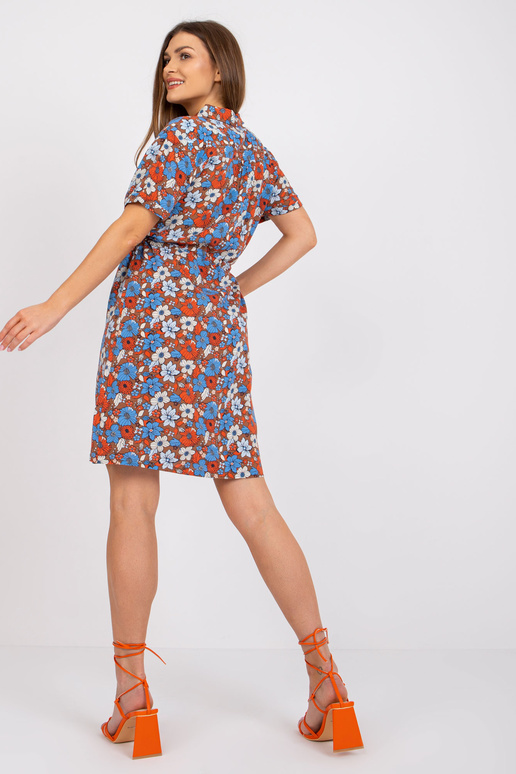 Šviesiai ruda suknelė su gėlėmis...