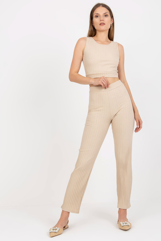 Smėlio spalvos dviejų dalių... Smėlio spalvos dviejų dalių...