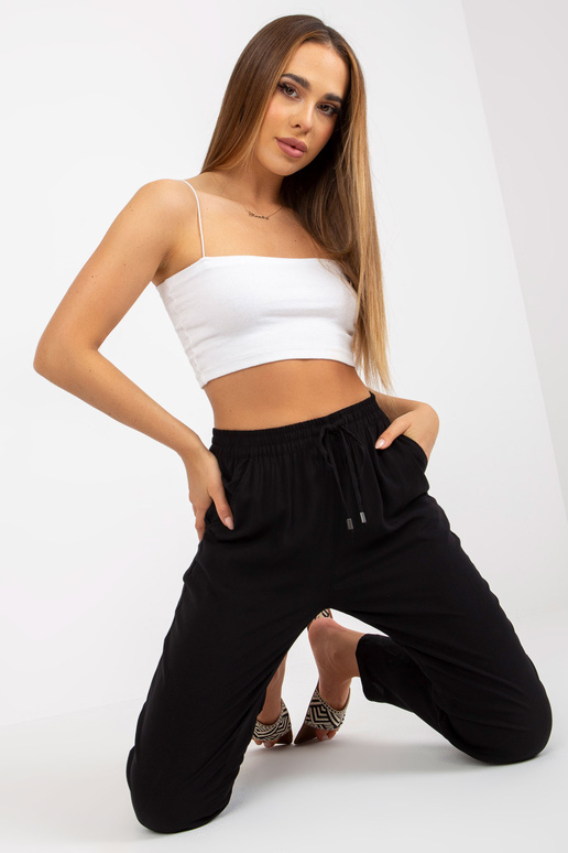 Juodos lengvos kelnės iš SUBLEVEL...