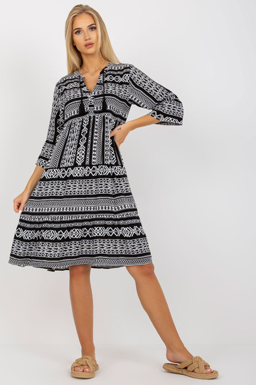 Juoda raštuota suknelė su...