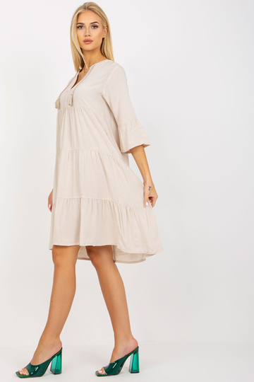 Šviesiai smėlio spalvos...