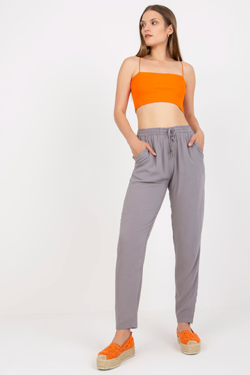 Pilkos tiesaus audinio...